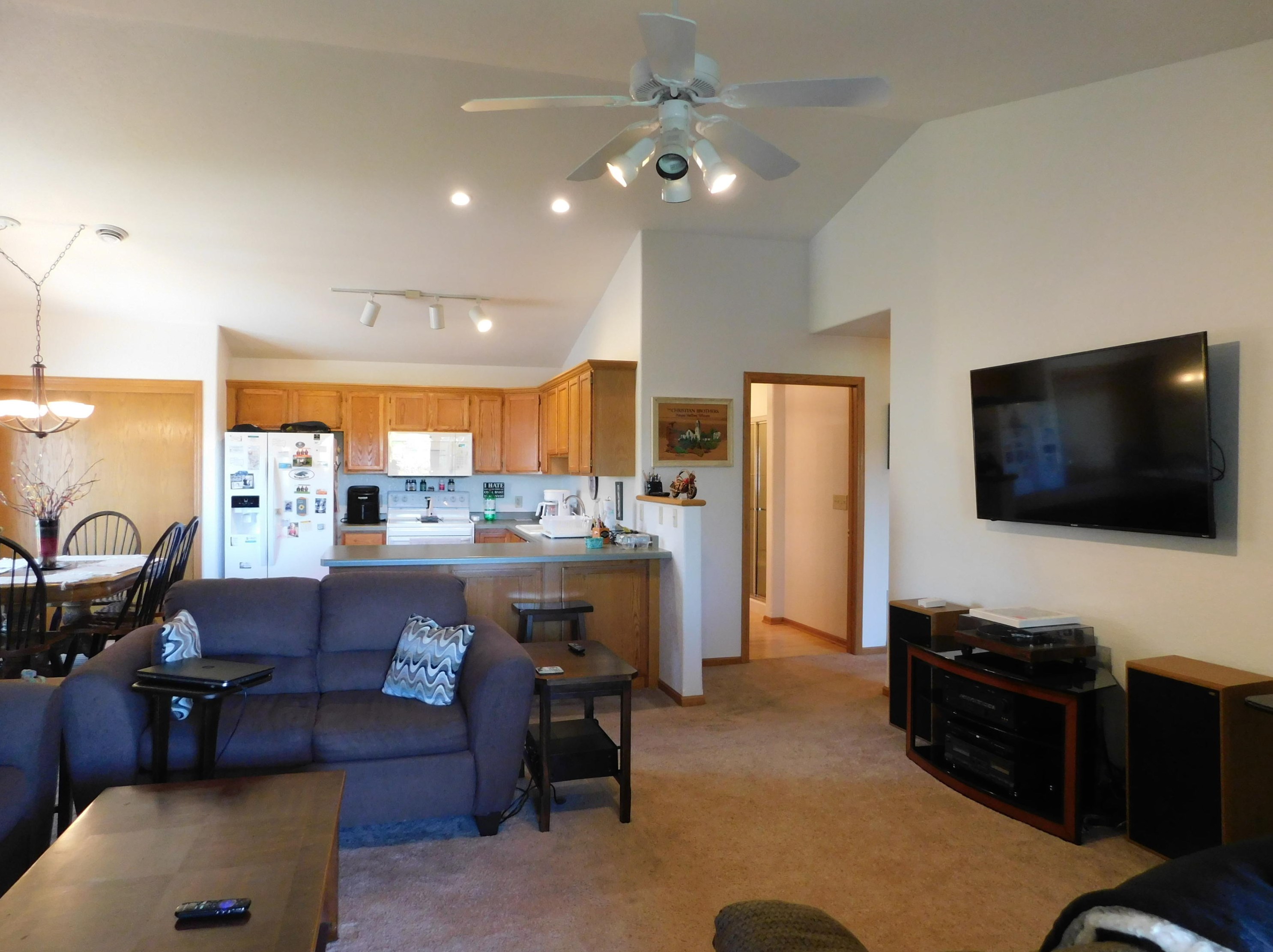 841 Cheyenne Ave #c, Grafton, WI 53024