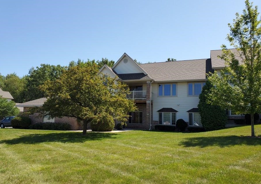 841 Cheyenne Ave, Grafton WI  53024-1650 exterior
