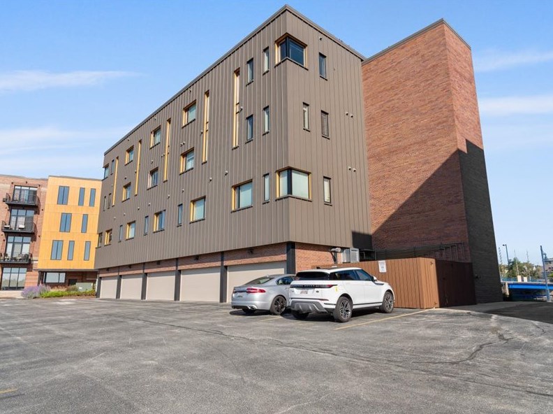 780 Pier Dr, Sheboygan WI  53081-4997 exterior