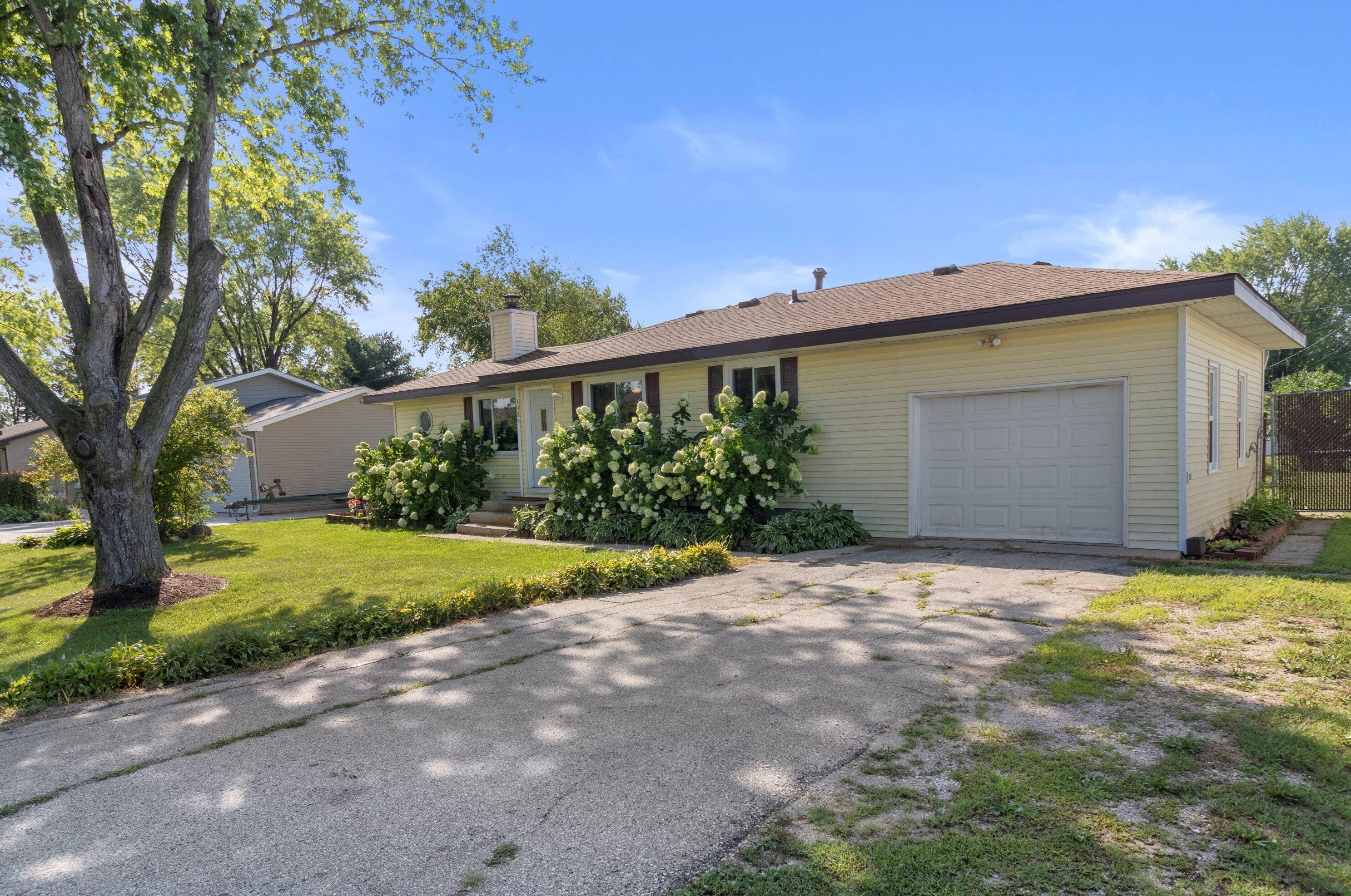 1939 Esch Rd, Twin Lakes, WI 53181