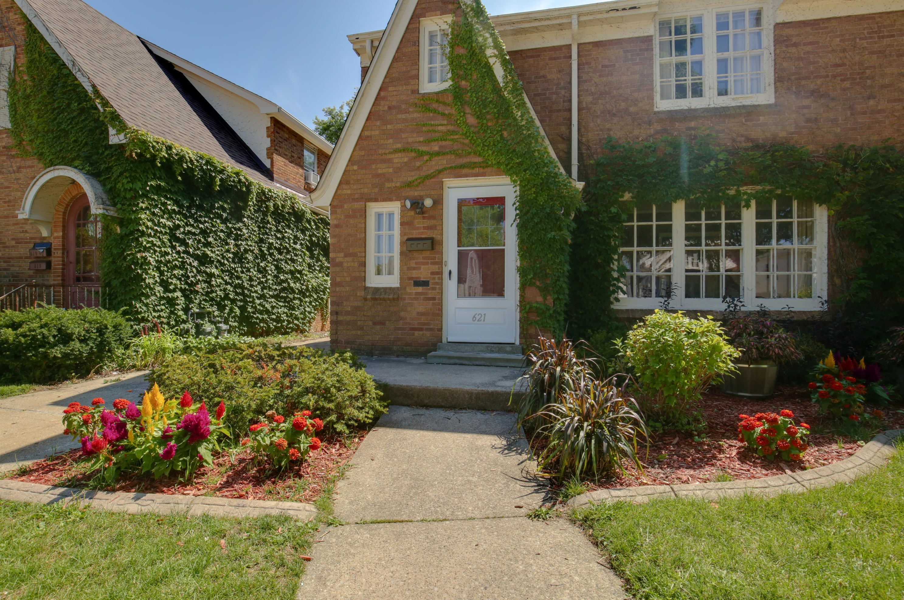621 William St, Racine, WI 53402-4233
