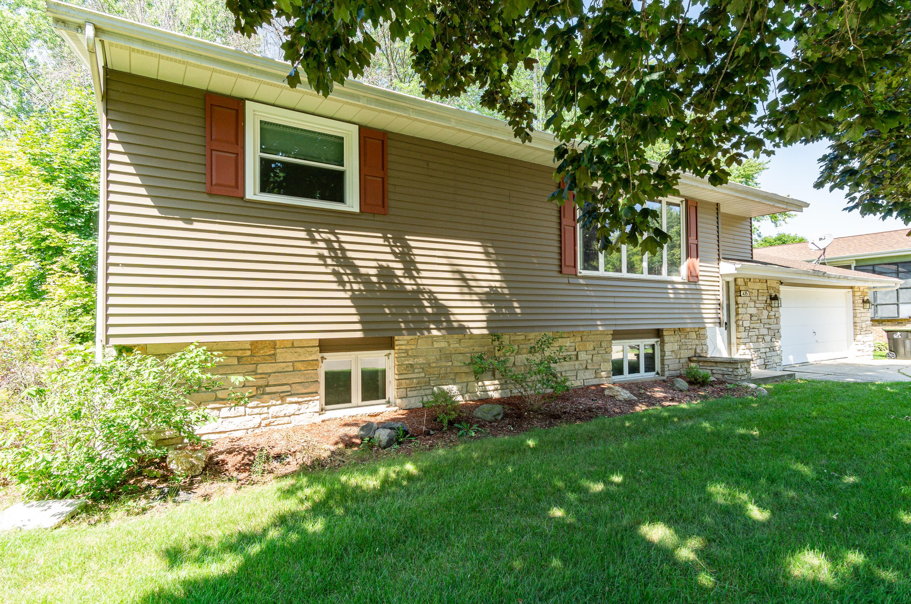 435 Donald St, Mayville, WI 53050-1012