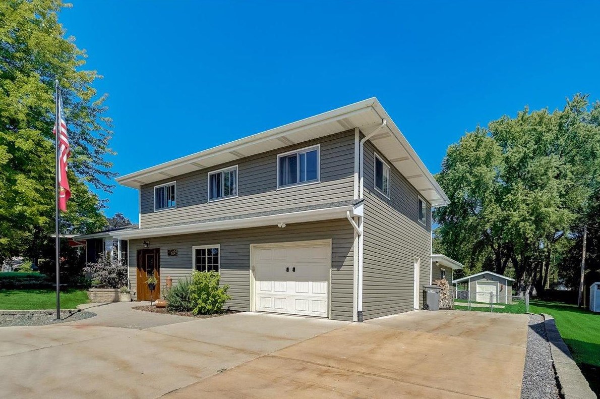 1024 Boughton St, Watertown, WI 53094