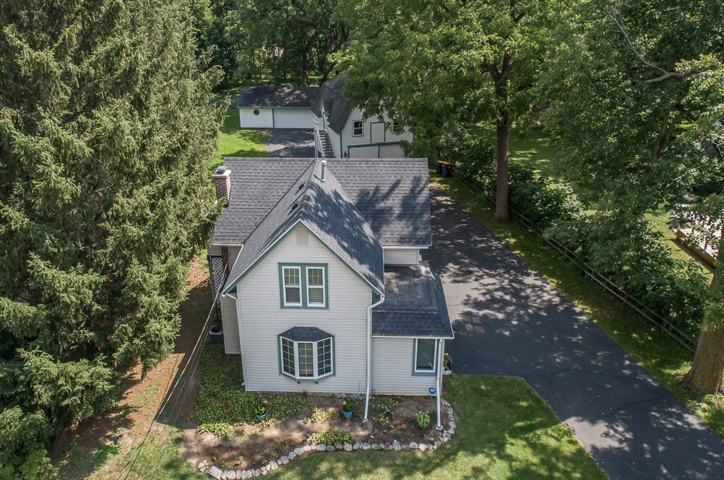 590 North Ave, Chenequa, WI 53029