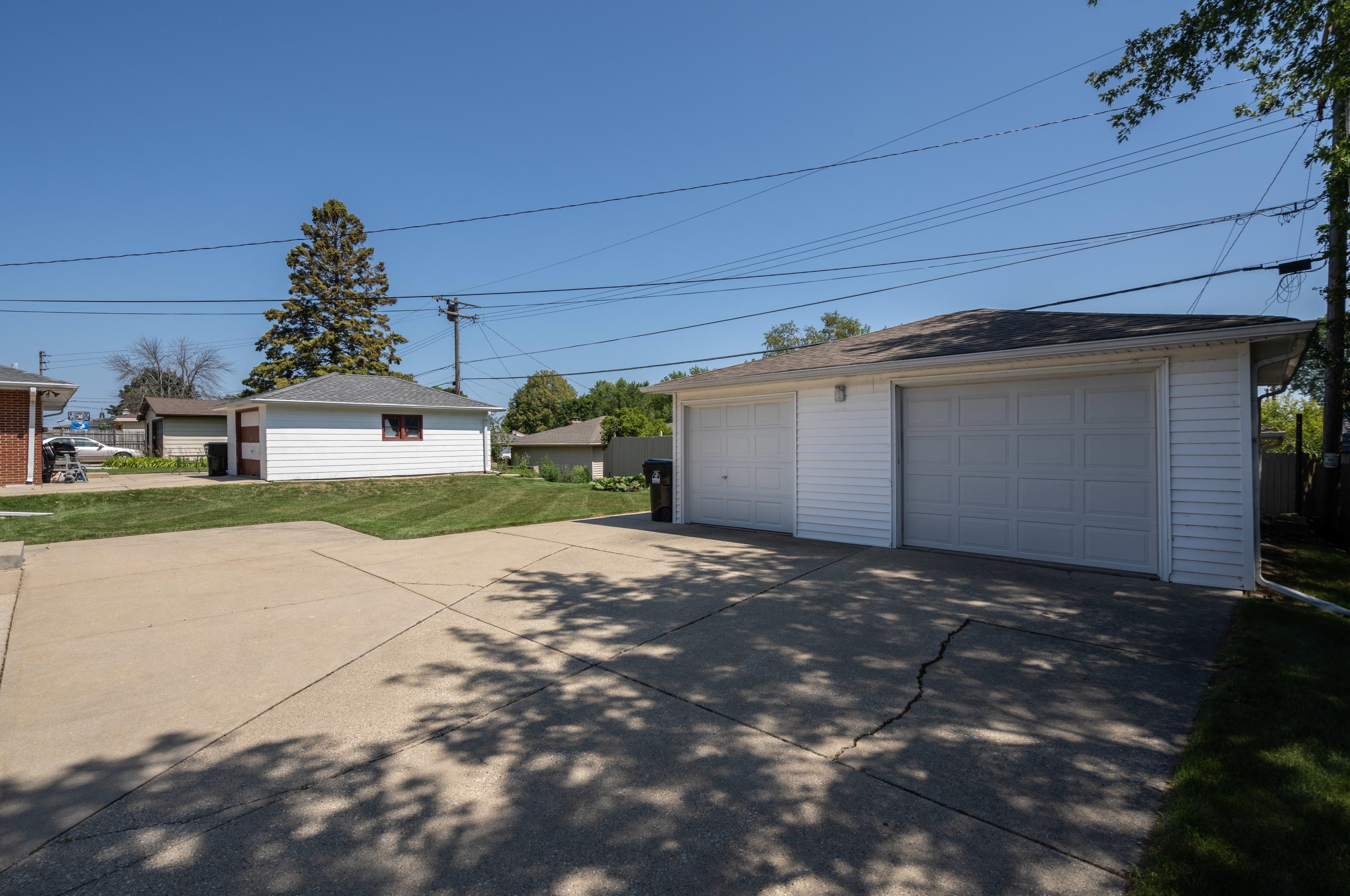 719 Echo Ln, Racine, WI 53406-4113