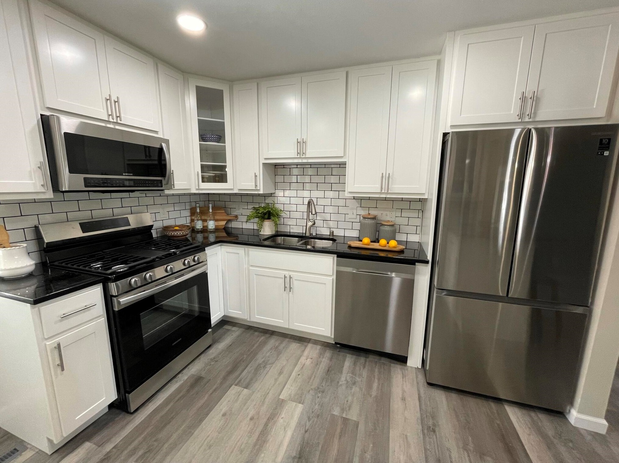 7154 51st St, Hales Corners, WI 53132-9695