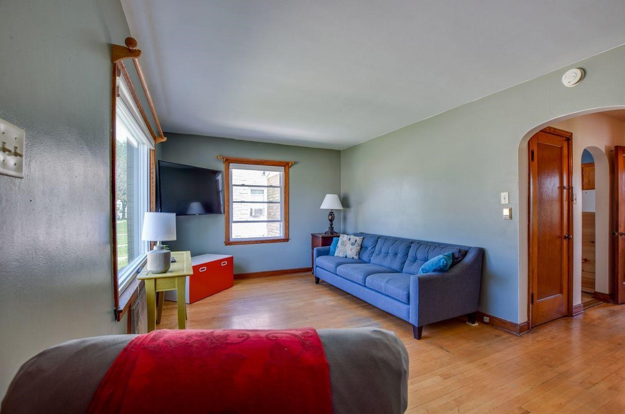 2813 Layton Ave, Cudahy, WI 53110-1303