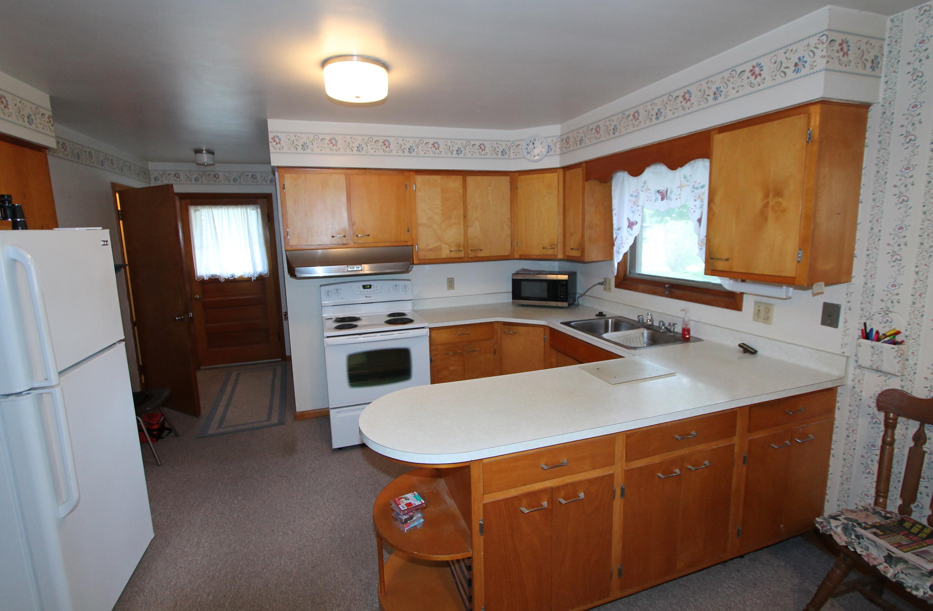 472 Summit Ave, Lyons, WI 53105-1753