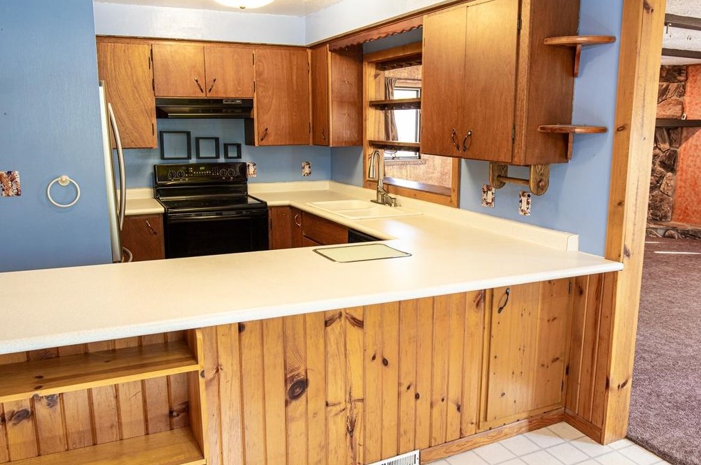 2515 11th St, Sheboygan, WI 53083-4808