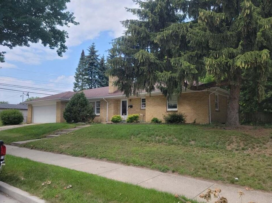 2000 Layard Ave, Racine, WI 53404-2131