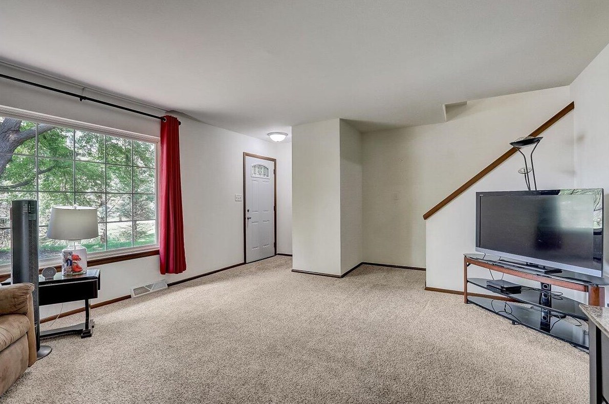 18570 Kamala Ct, Brookfield, WI 53045