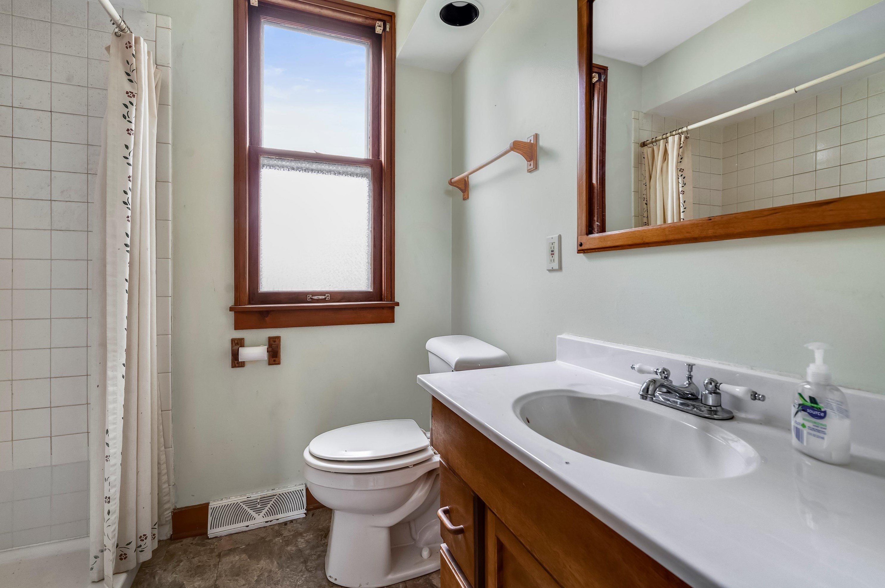 3840 Calhoun Rd, Brookfield WI  53005-2181 exterior