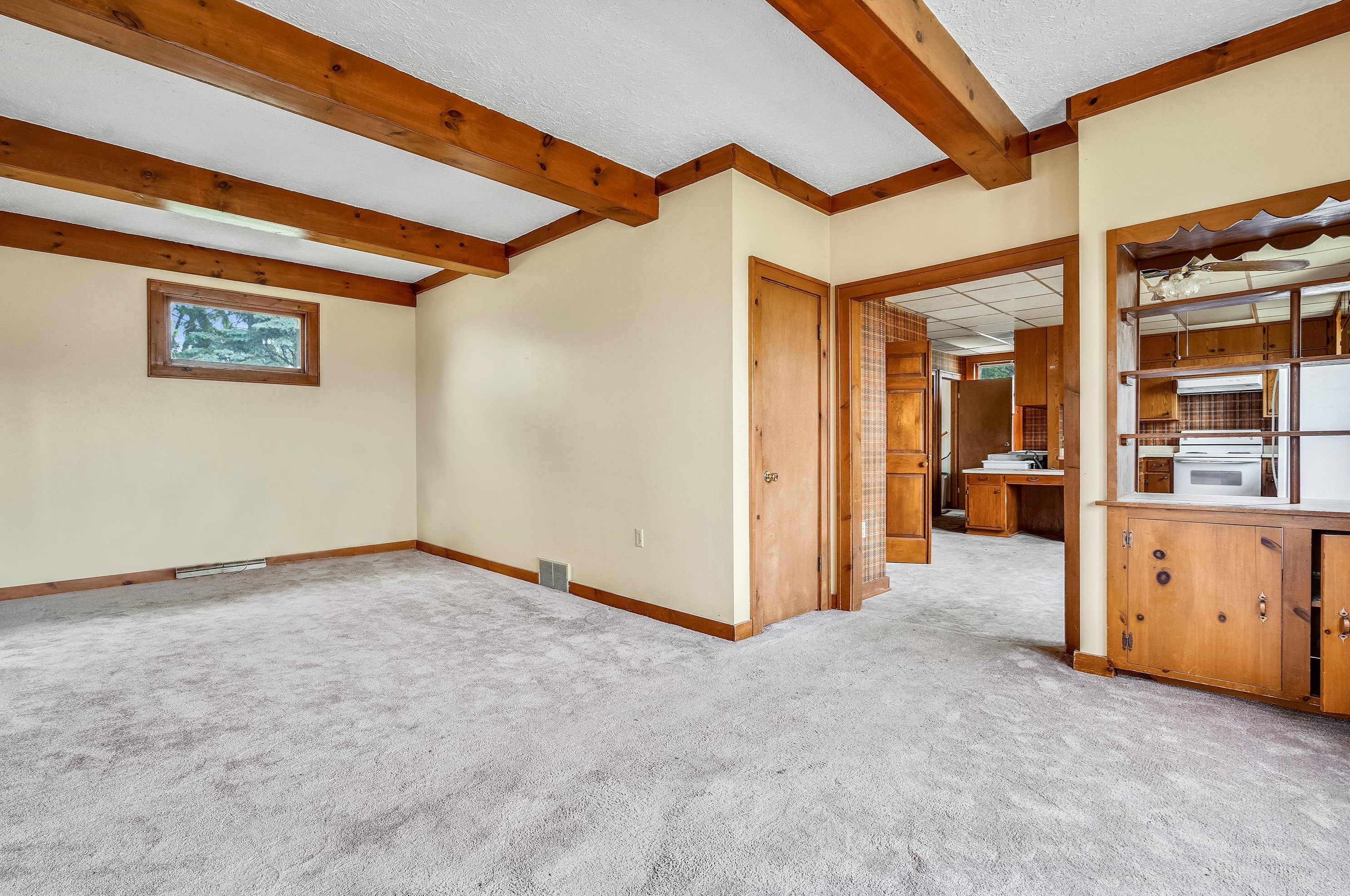 3840 Calhoun Rd, Brookfield WI  53005-2181 exterior