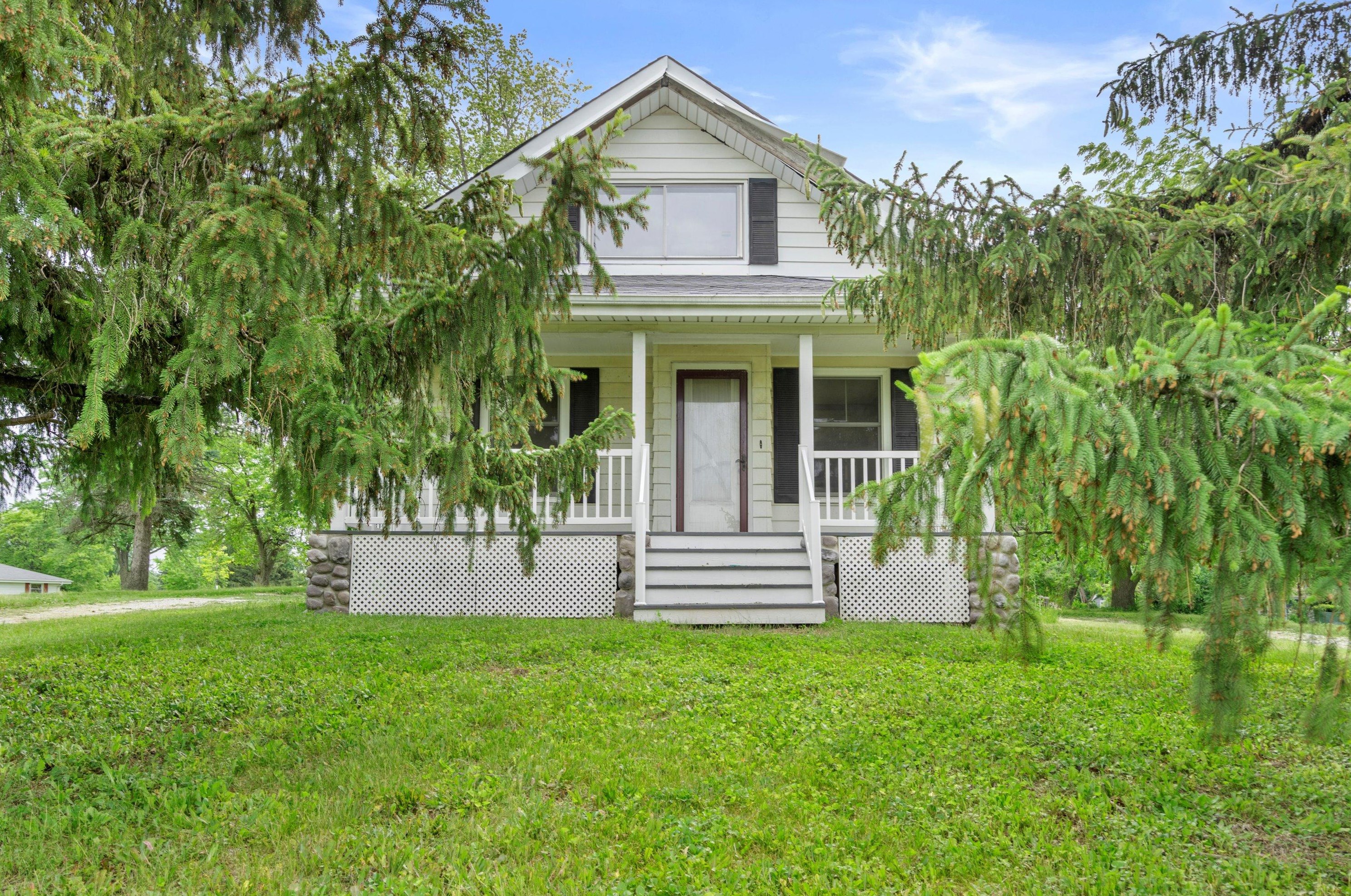 3840 Calhoun Rd, Brookfield WI  53005-2181 exterior