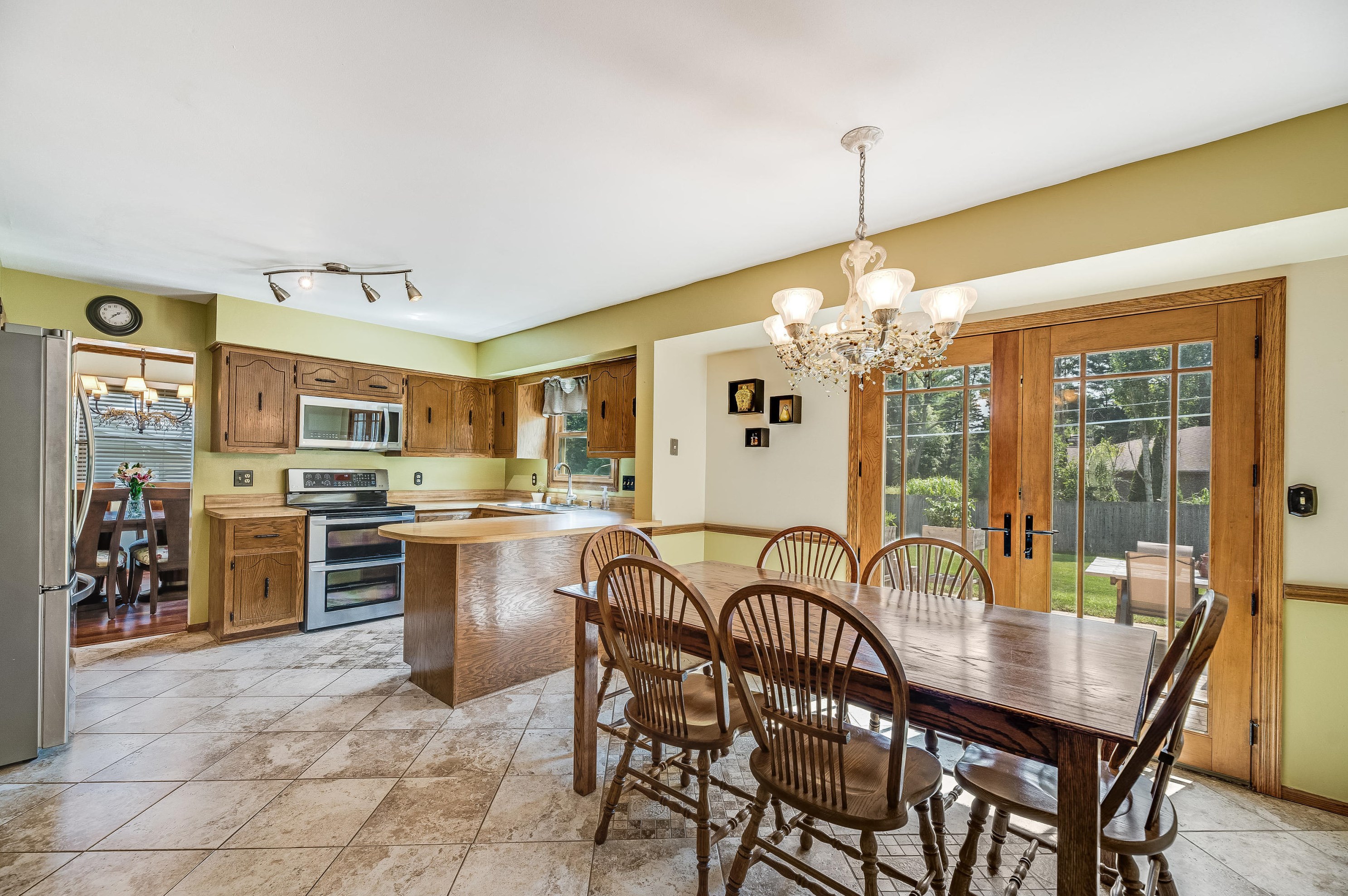 5215 Willowview Rd, Racine, WI 53402-2257