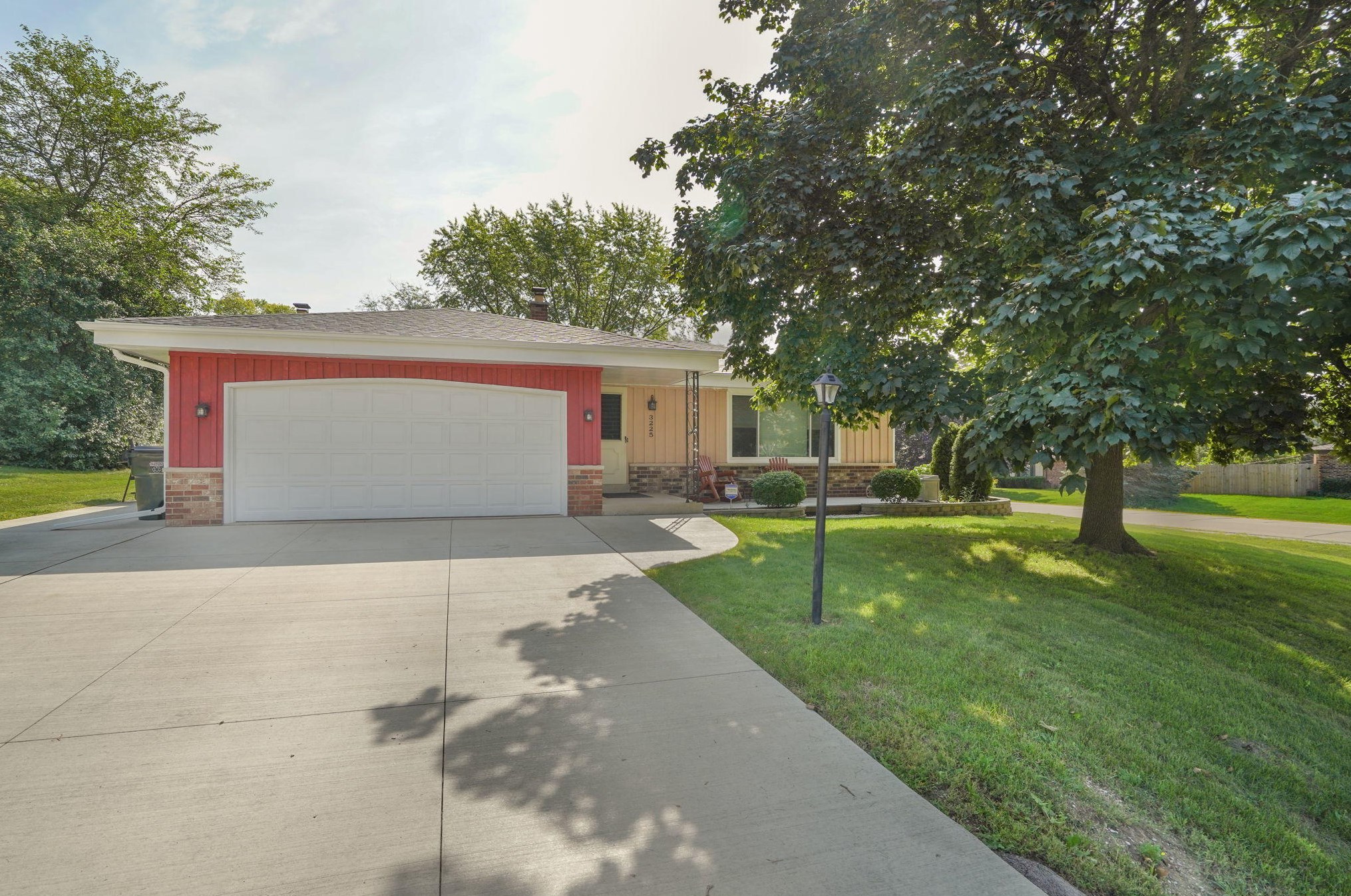 3225 Linden Ln, Racine, WI 53406-1221