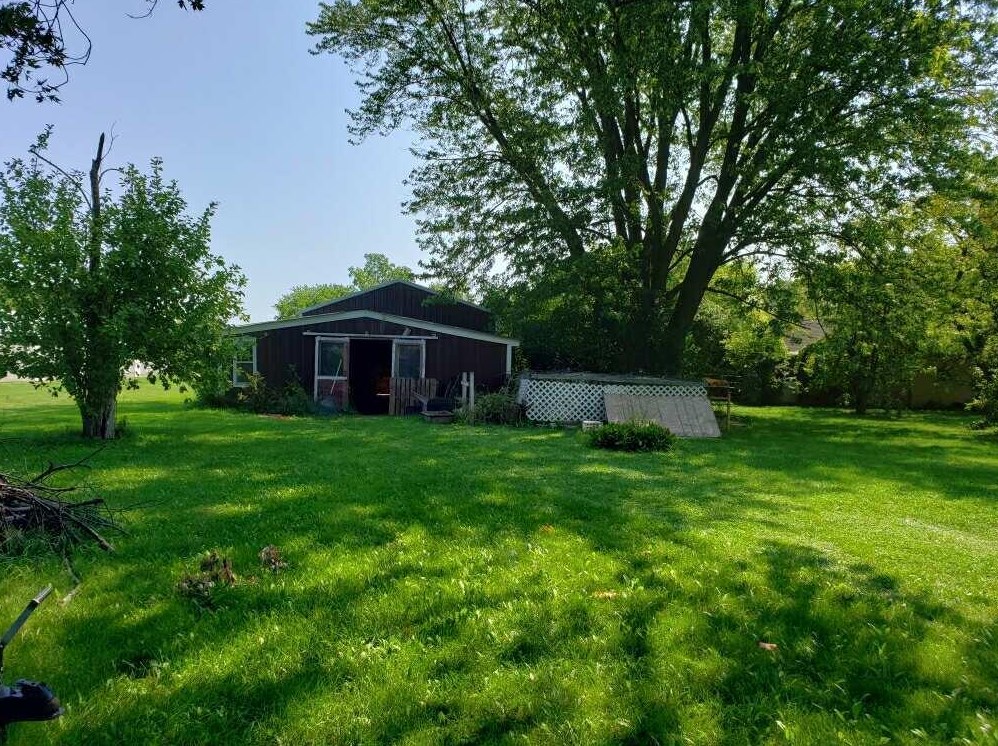 8303 Old Green Bay Rd, Kenosha, WI 53158