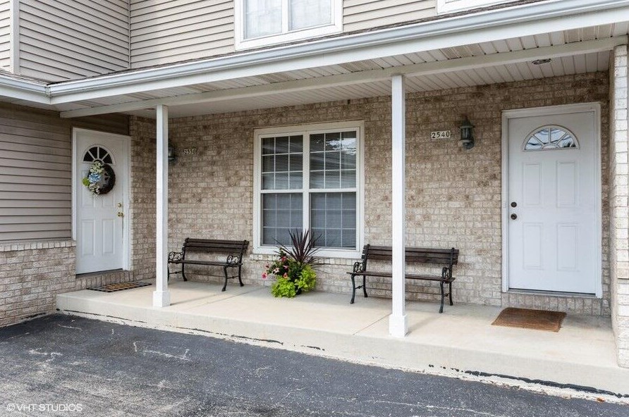 2540 Oakwood Rd, Oak Creek, WI 53154-5544