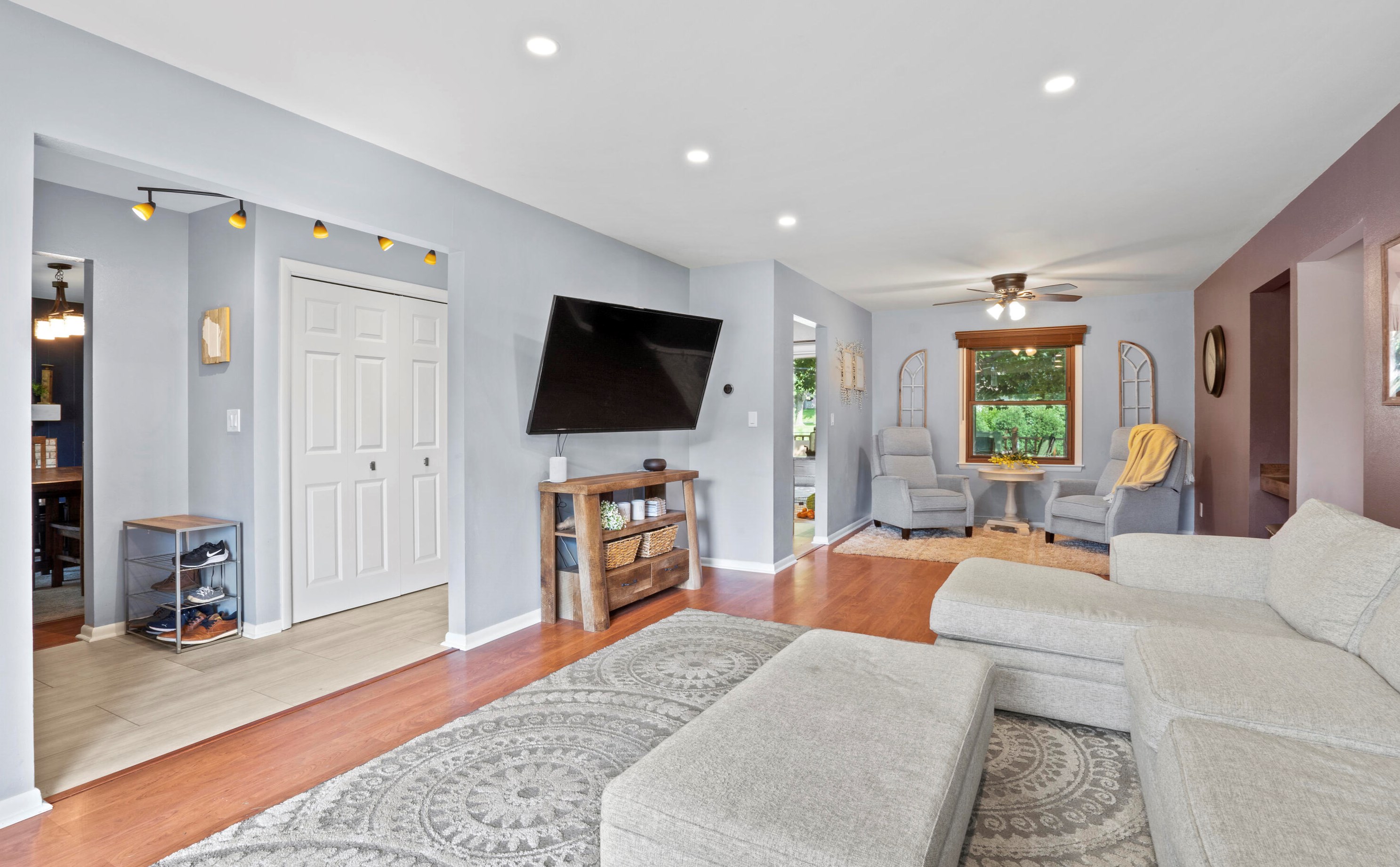 2550 Springdale Rd, Brookfield, WI 53045-3966