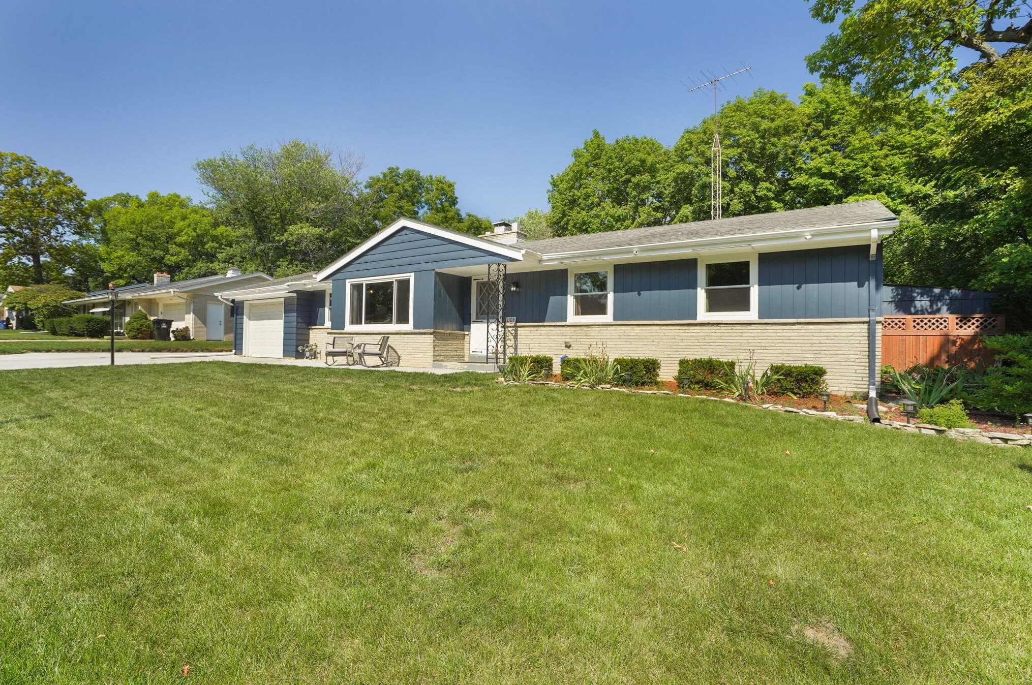 1103 Osborne Blvd, Racine, WI 53405-1717