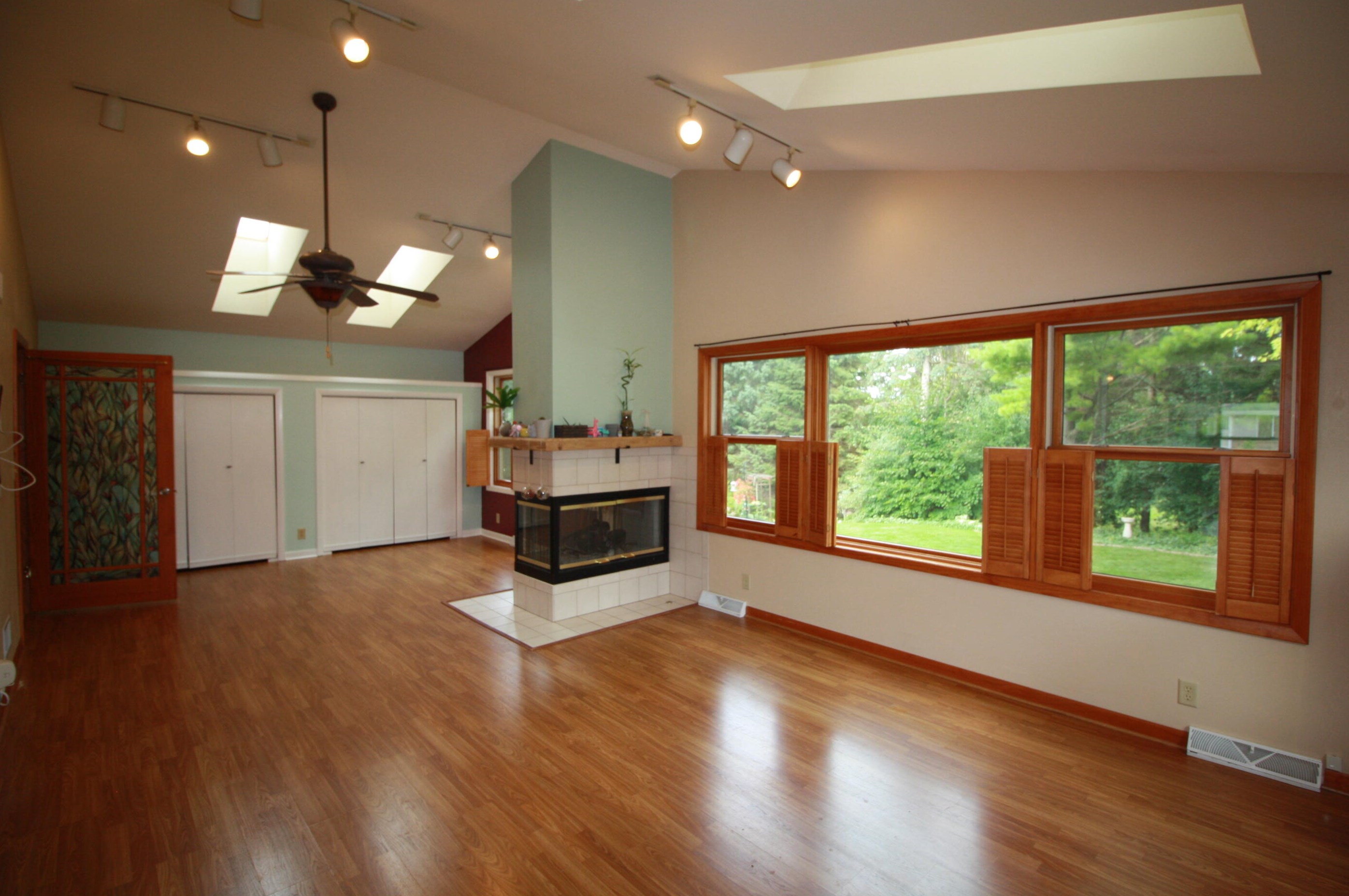 3439 Victorian Dr, Racine, WI 53406-5325