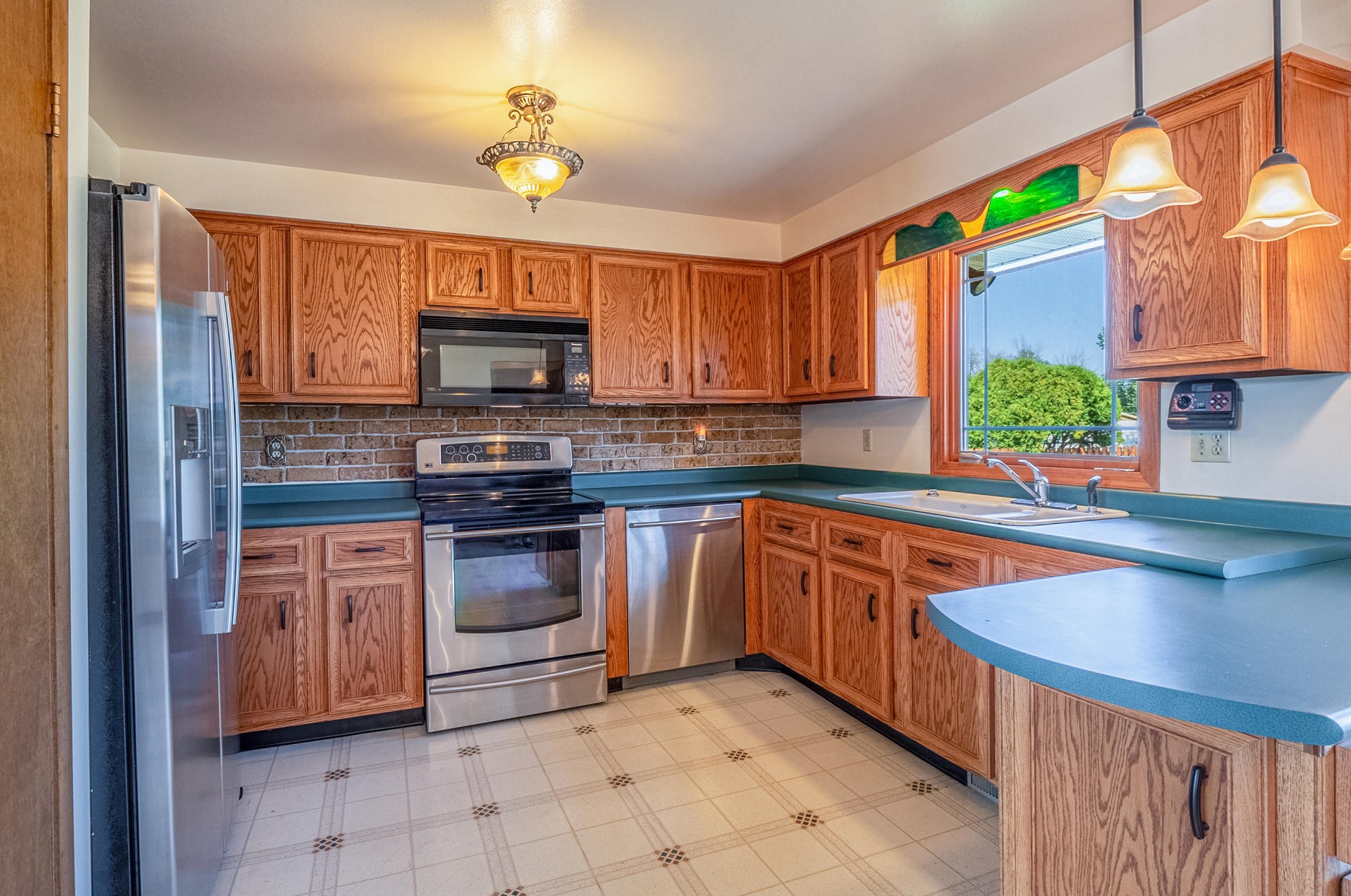 319 Conrad Ct, Sheboygan, WI 53083-1152