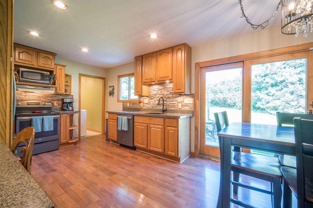 2704 Bristol Ct, Waukesha, WI 53188