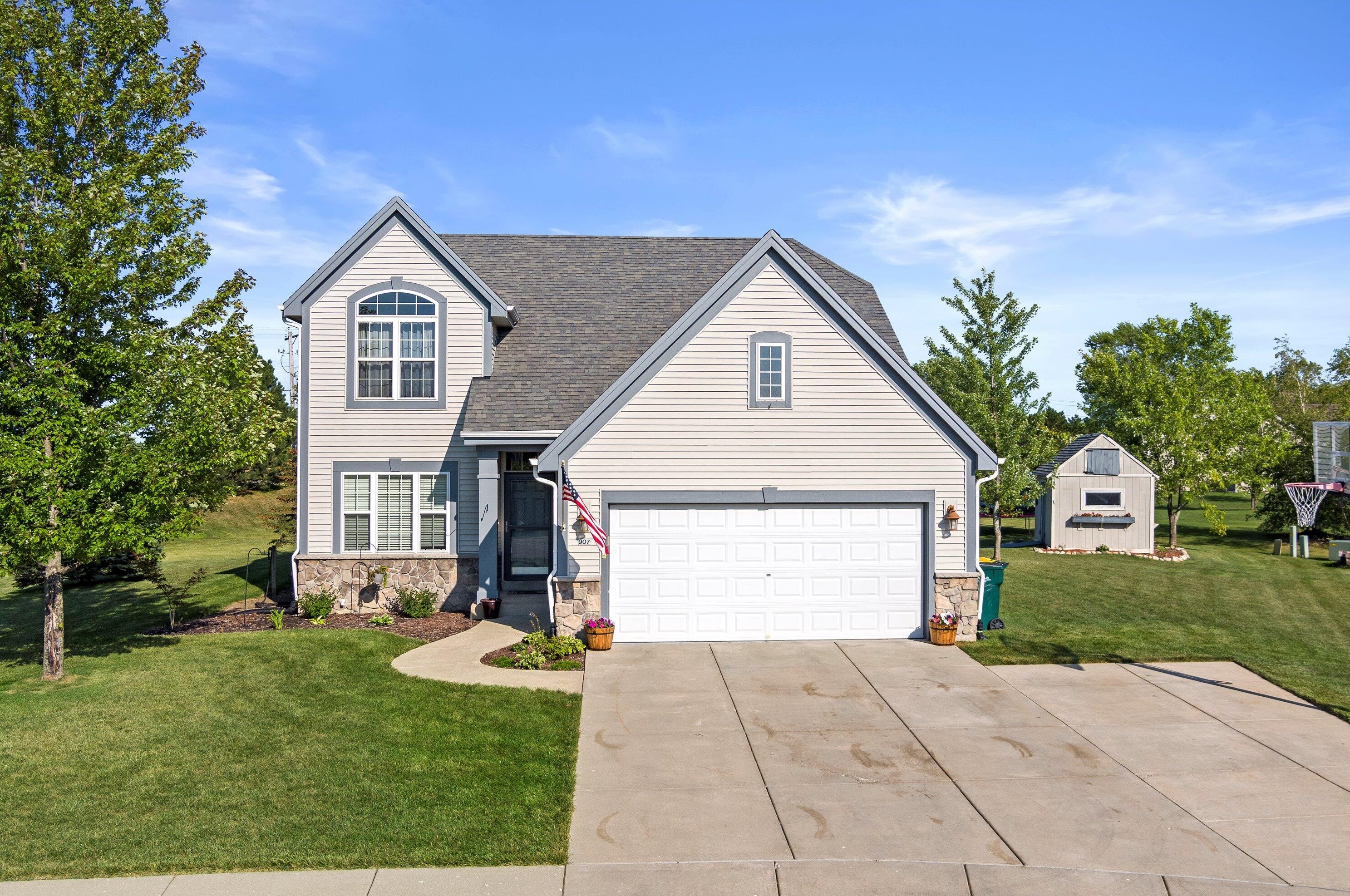 907 Patricia Ct, Elkhorn, WI 53121-9469