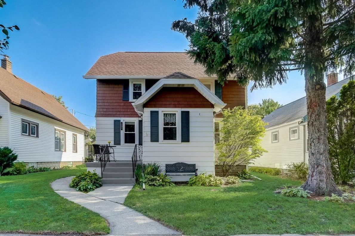 131 Frame Ave, Waukesha, WI 53186