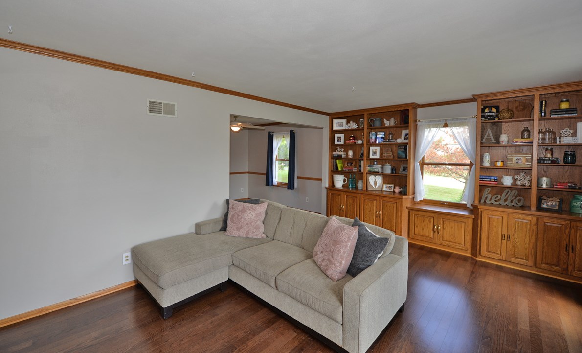 5640 Tracy Cir, Racine, WI 53402-1758
