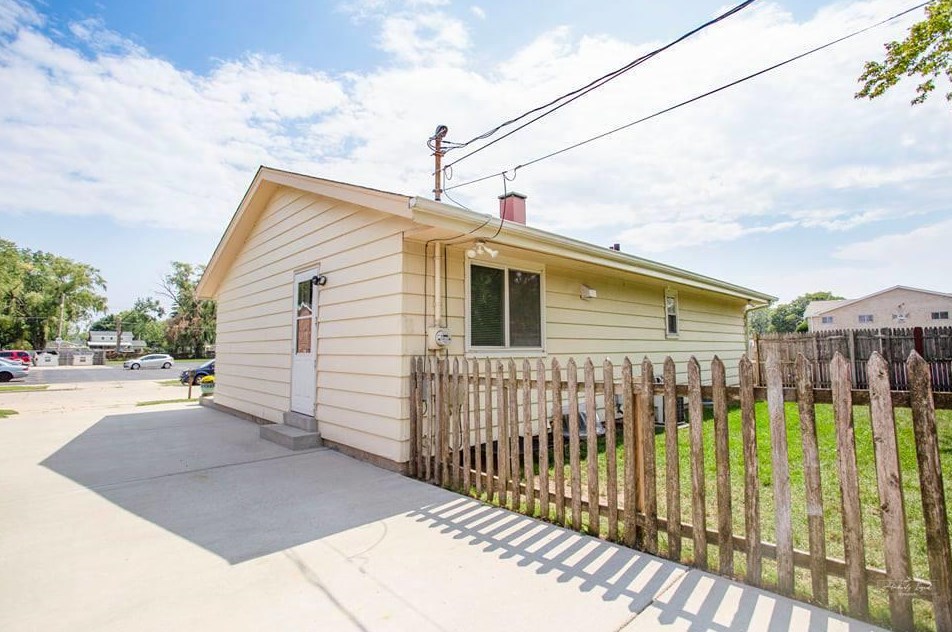 5310 58th Ave, Kenosha, WI 53144