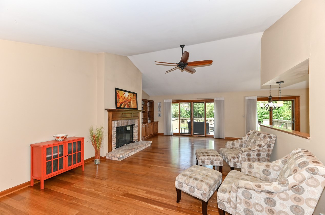 10618 N Winslow Dr, Thiensville, WI 53092