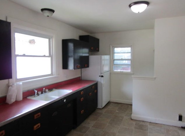 409 Cleveland Ave, Manitowoc, WI 54220