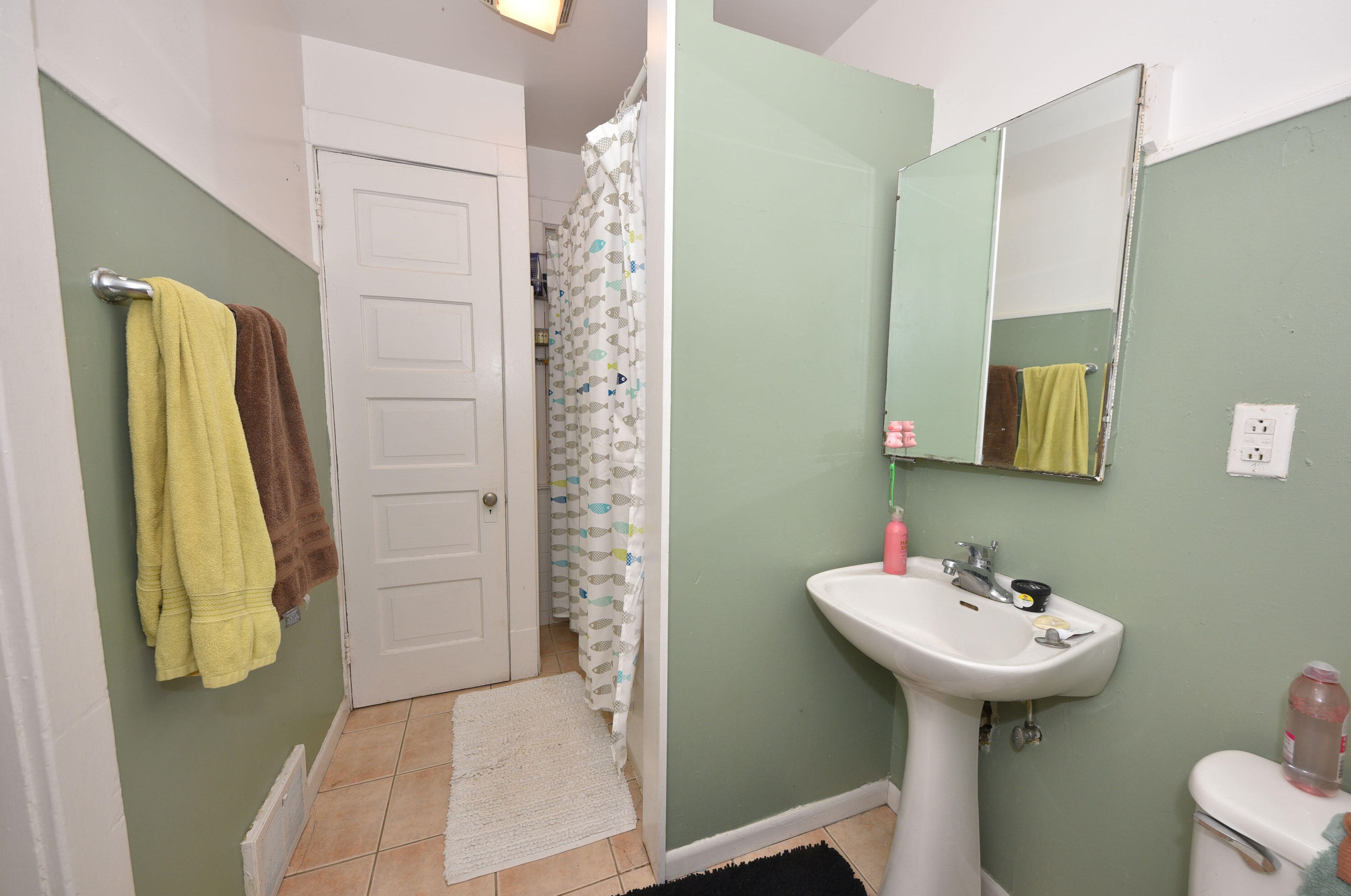 2972 Cramer St, Milwaukee WI 53211-3240 exterior