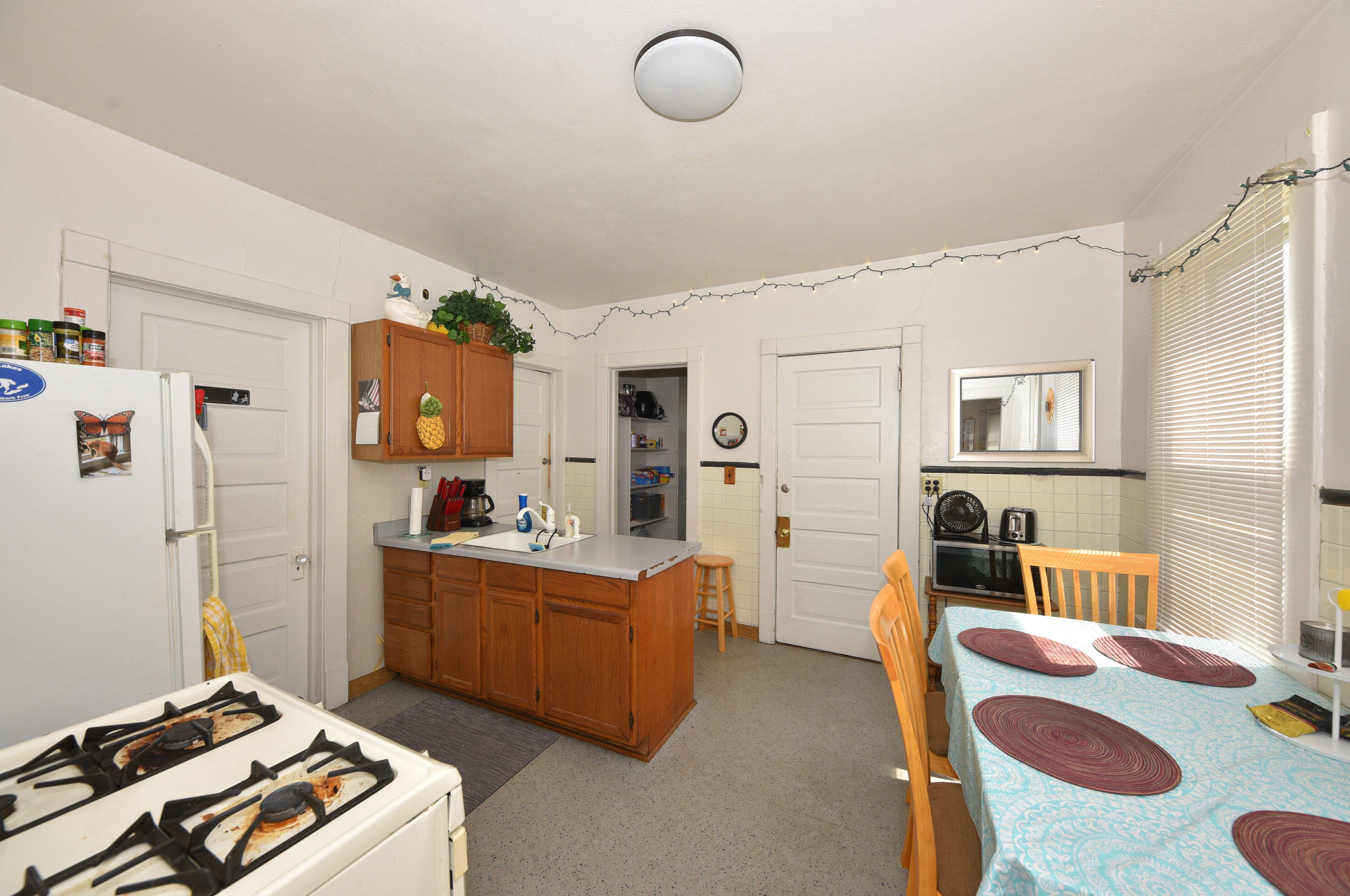 2972 Cramer St, Milwaukee WI 53211-3240 exterior