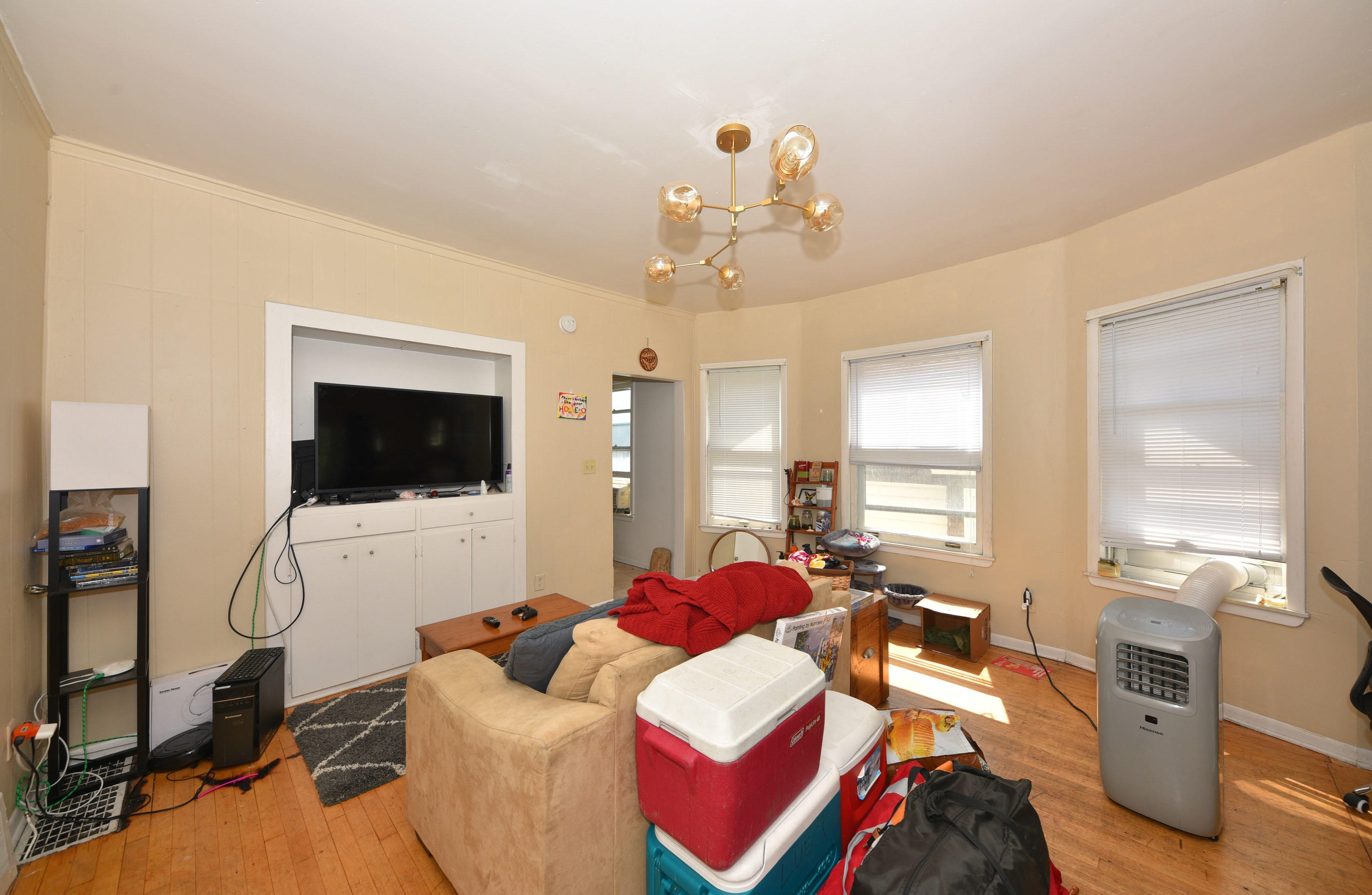 2972 Cramer St, Milwaukee WI 53211-3240 exterior