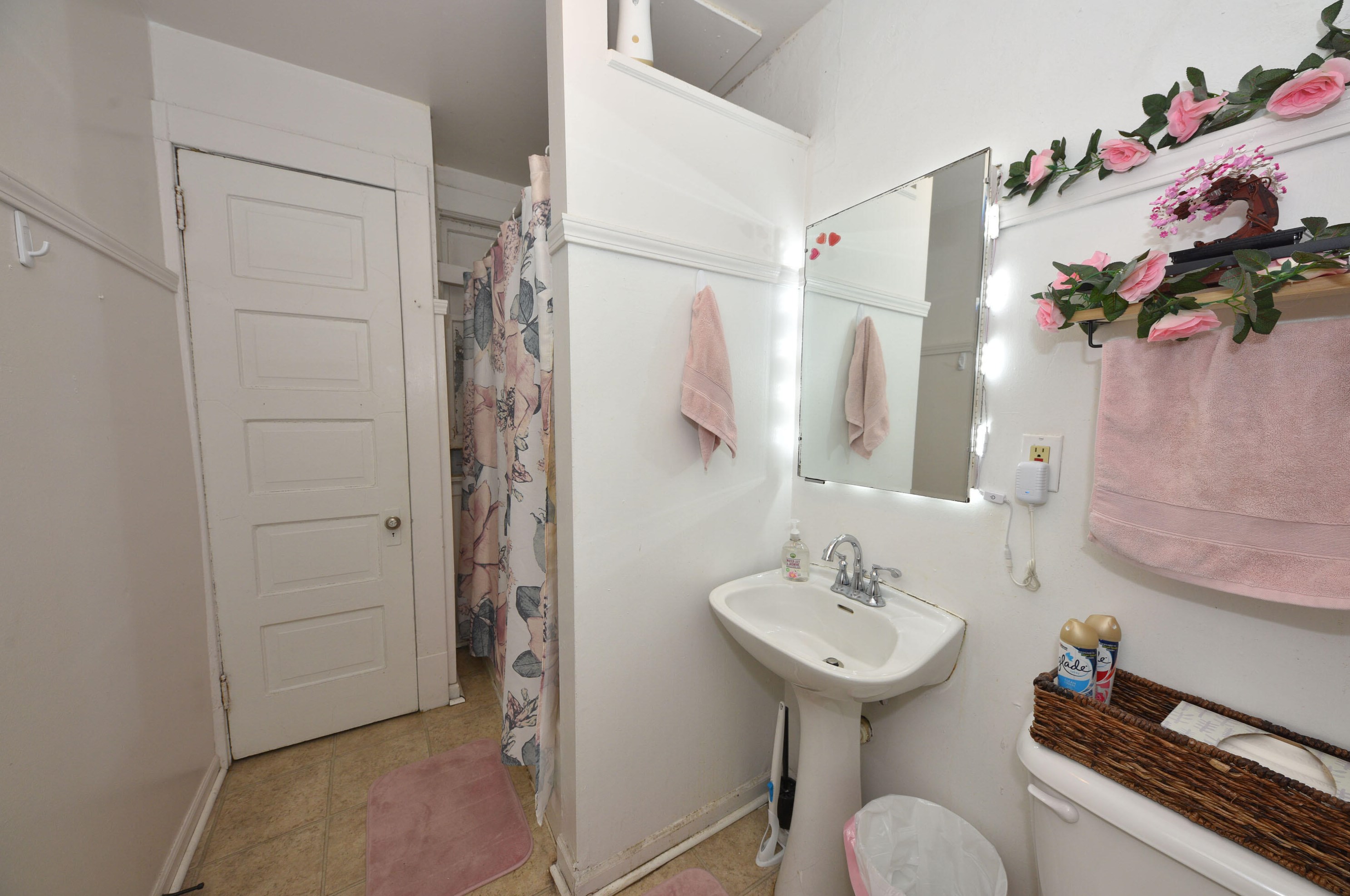 2972 Cramer St, Milwaukee WI 53211-3240 exterior