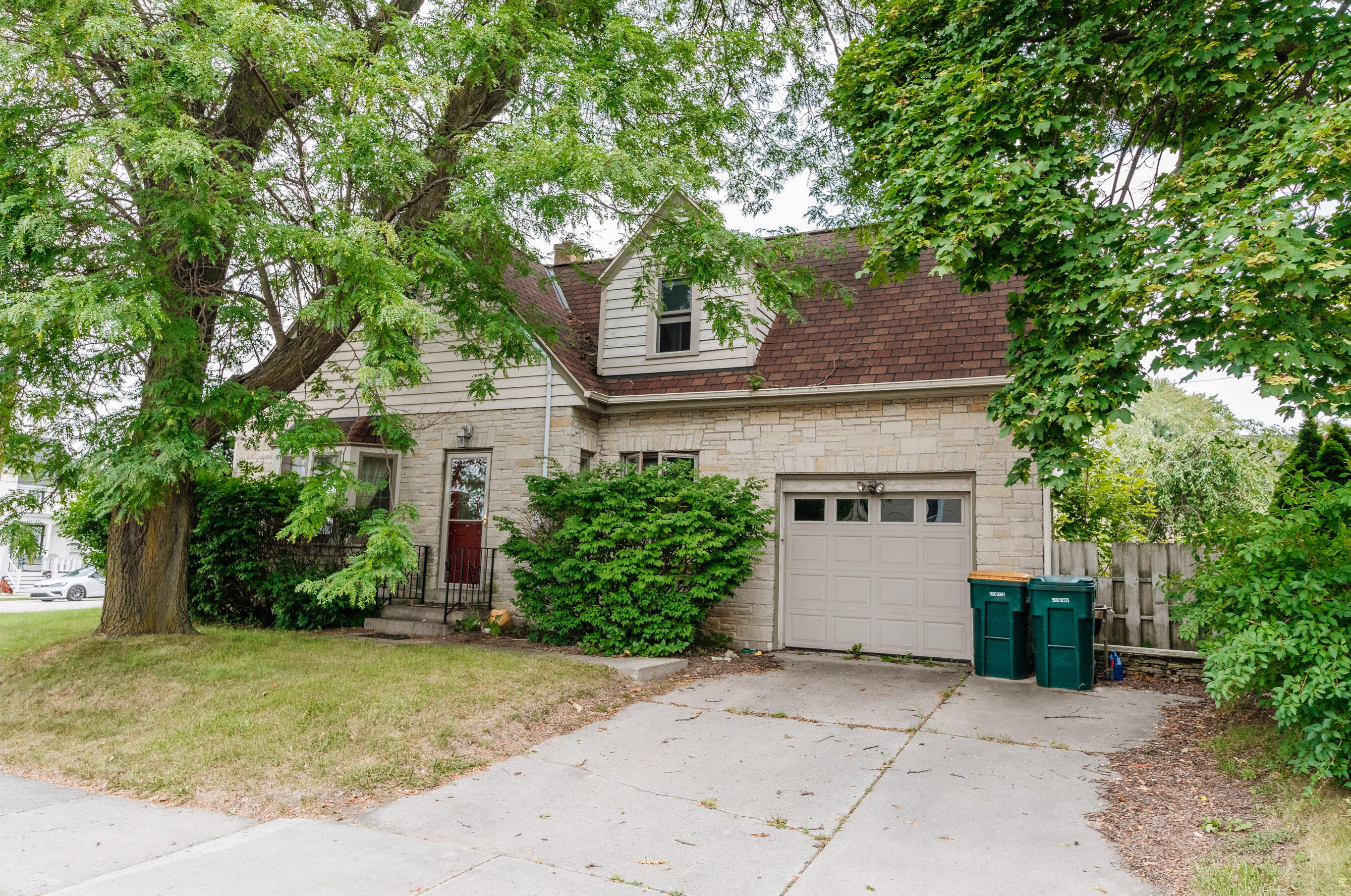 1103 Cedar St, Grafton, WI 53024-1955