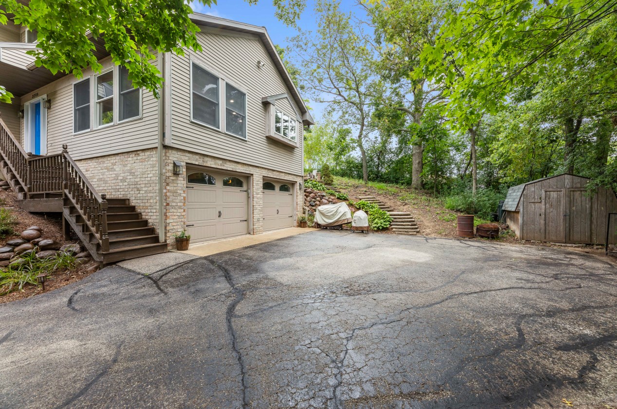 2208 Woodfield Cir, Waukesha, WI 53188