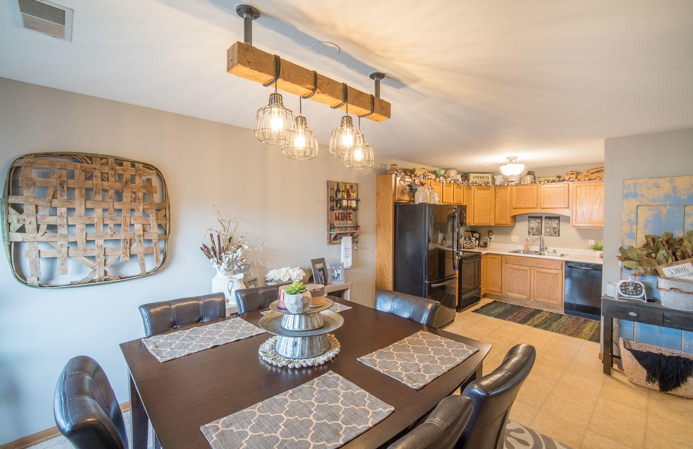 806 Church St #4, Allenton, WI 53002