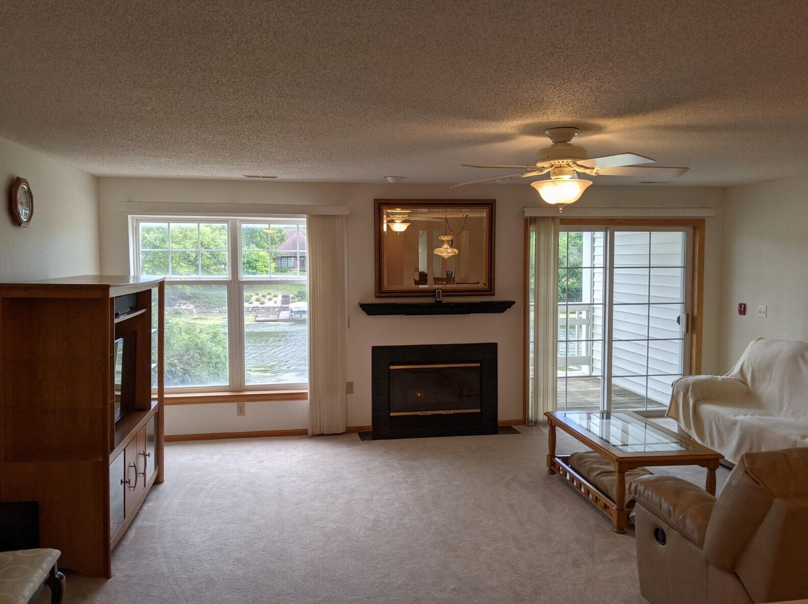 2227 Landings Ln, Delavan, WI 53115