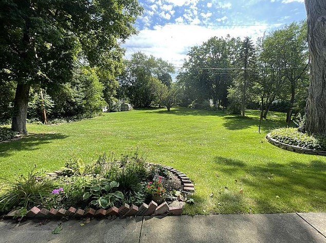 1417 Fairview Ave, South Milwaukee, WI 53172-1729