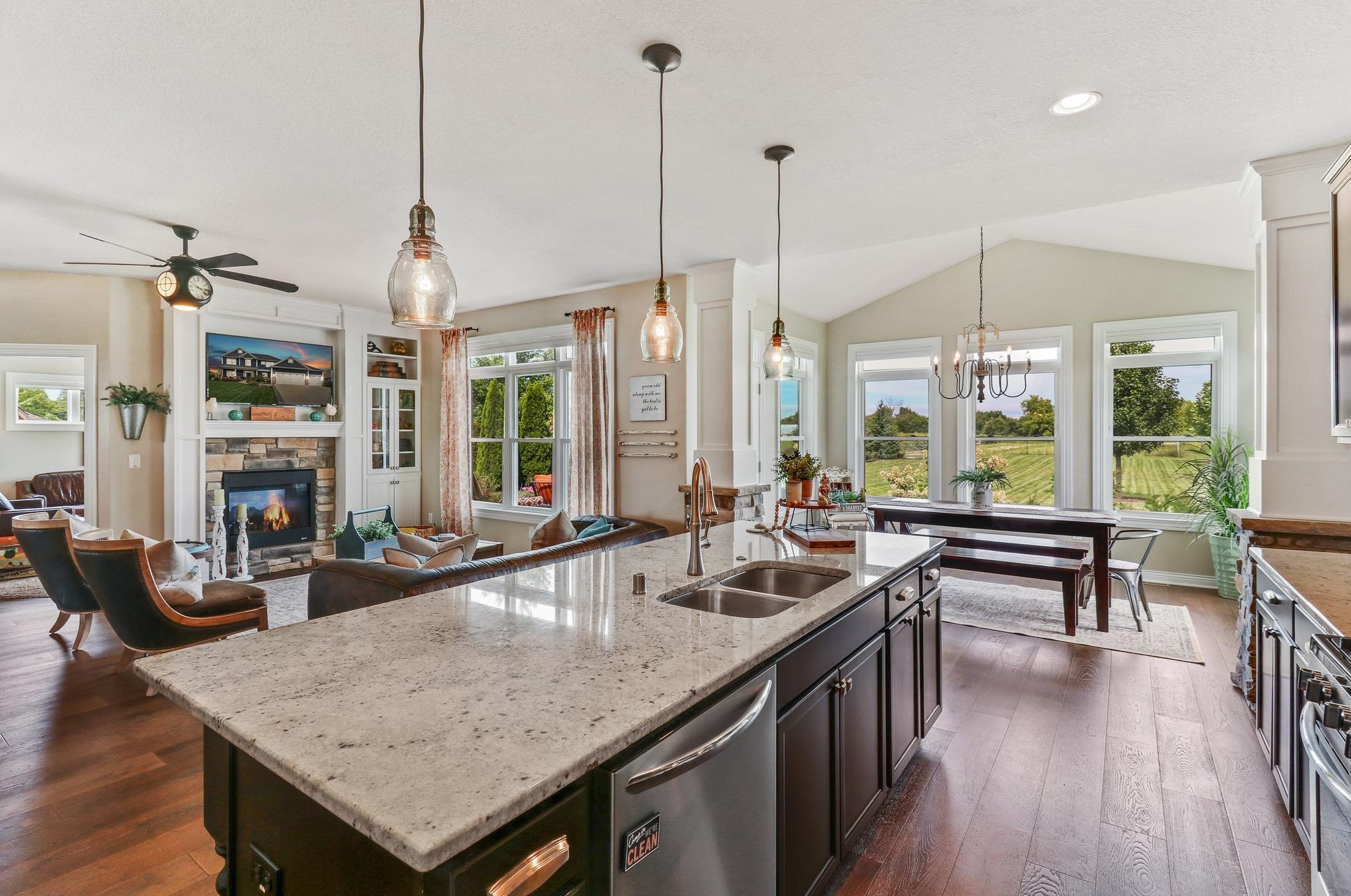 6418 Berkshire Ln, Racine, WI 53406-2254