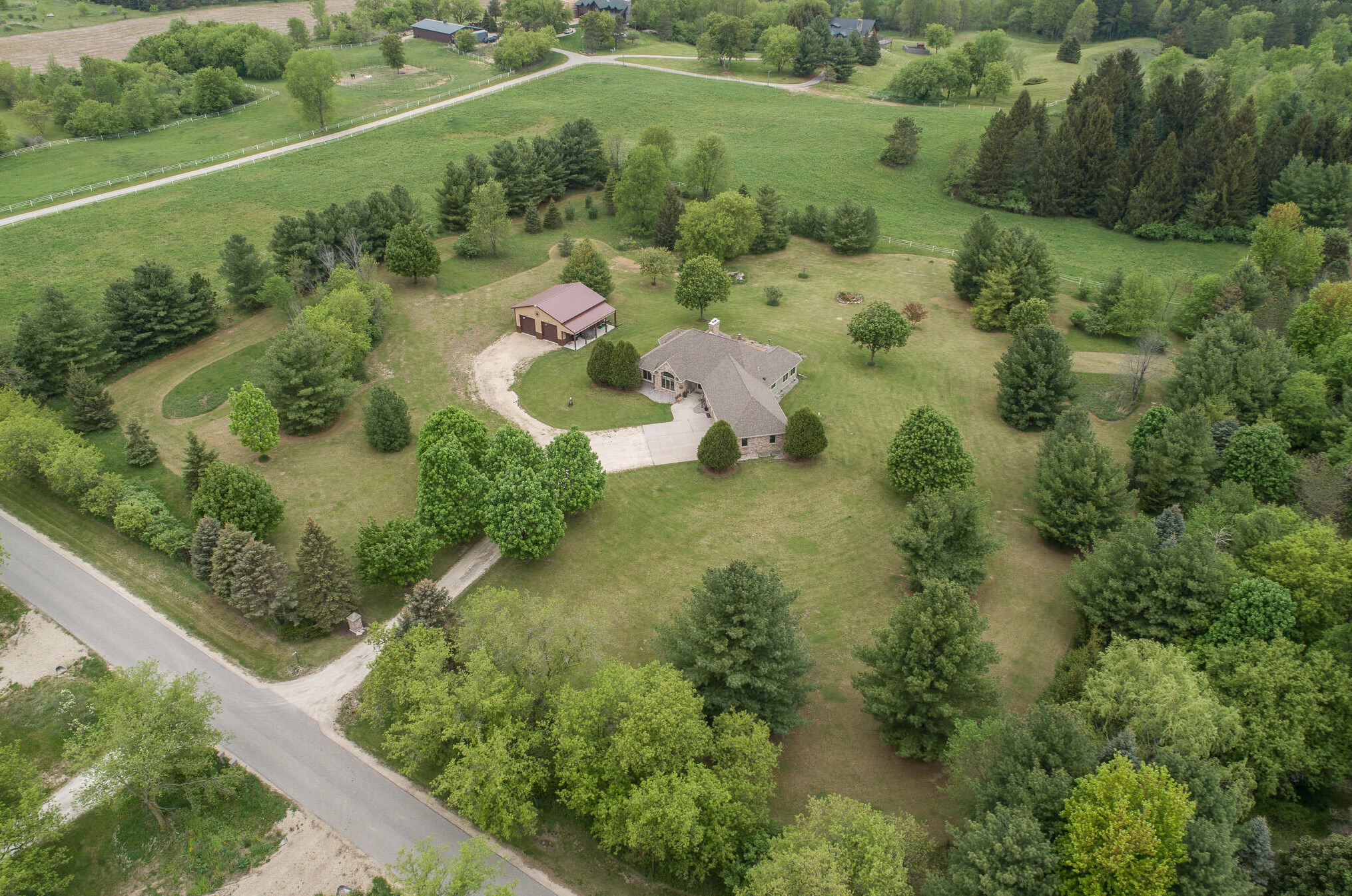 6562 Druid Lake Rd, Hartford, WI 53027-9778