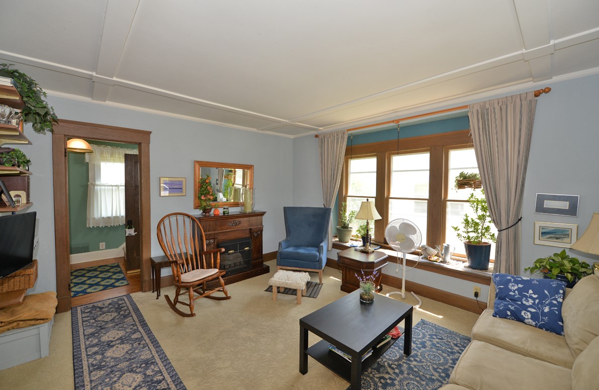 1933 Thurston Ave, Racine, WI 53403-2340