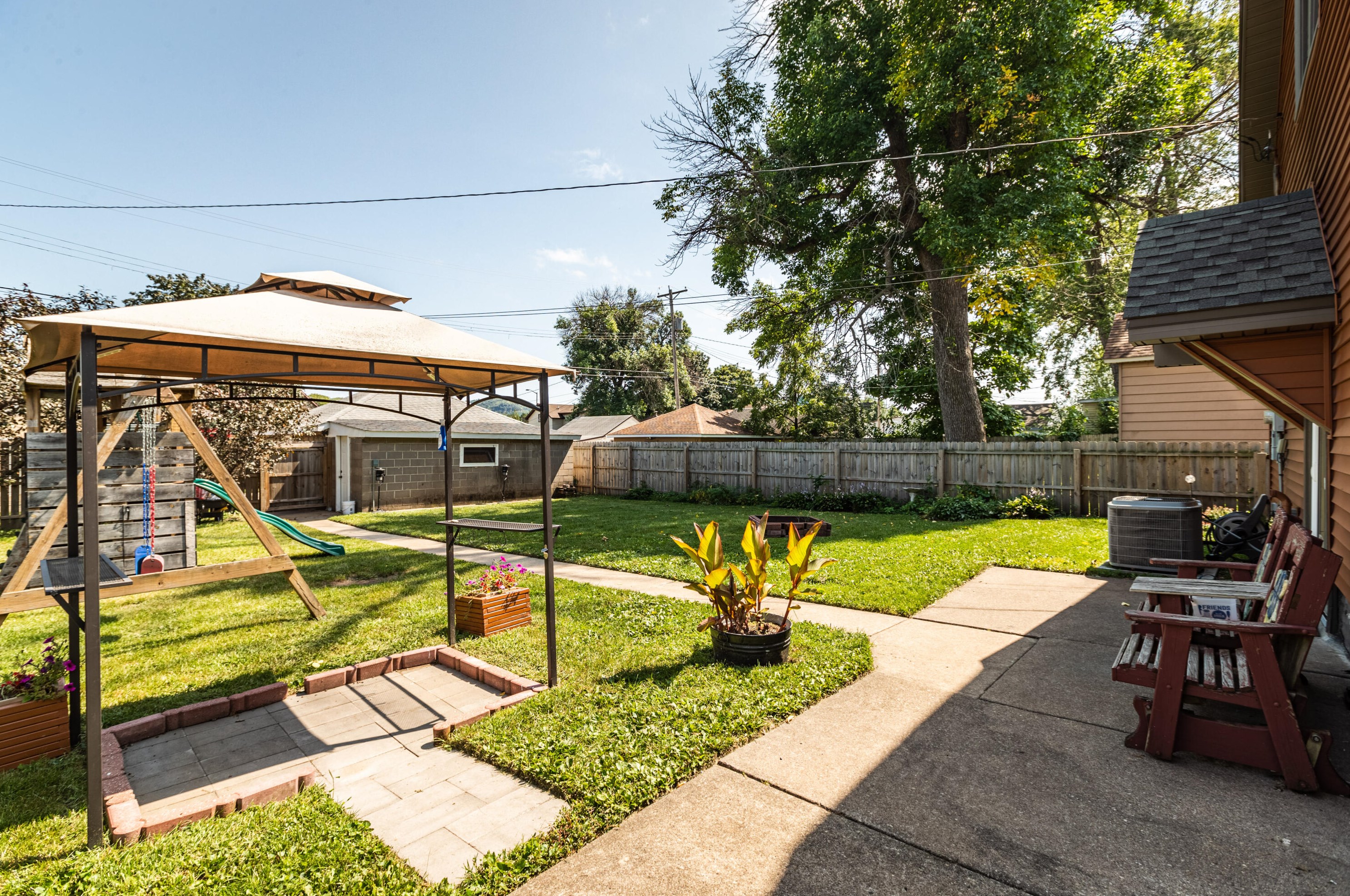 1222 Kane St, La Crosse, WI 54603