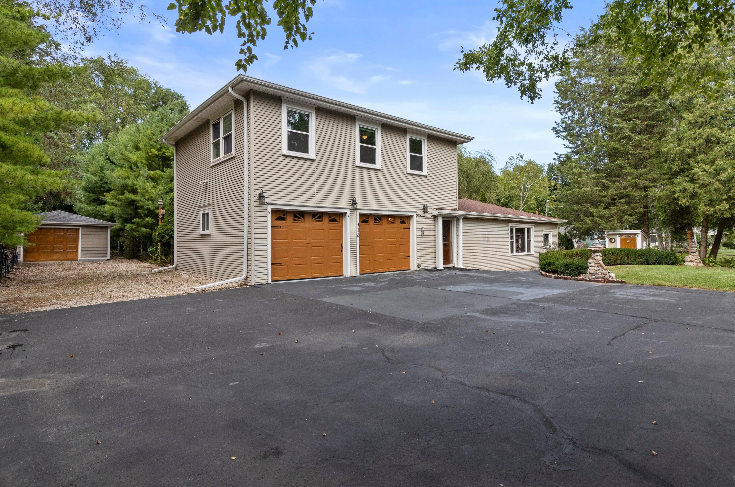 4326 Mona Park Rd, Racine WI  53405-1209 exterior