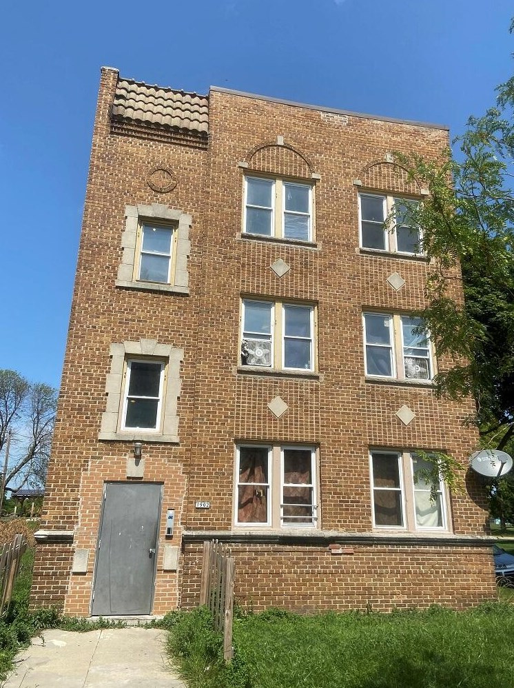 1902 W Brown St, Milwaukee, WI 53205