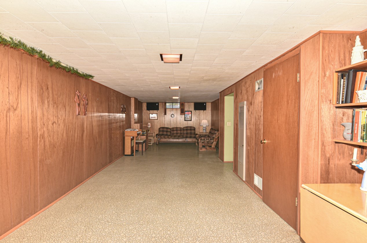 3415 Oak Creek Dr, Oak Creek WI  53154-4133 exterior