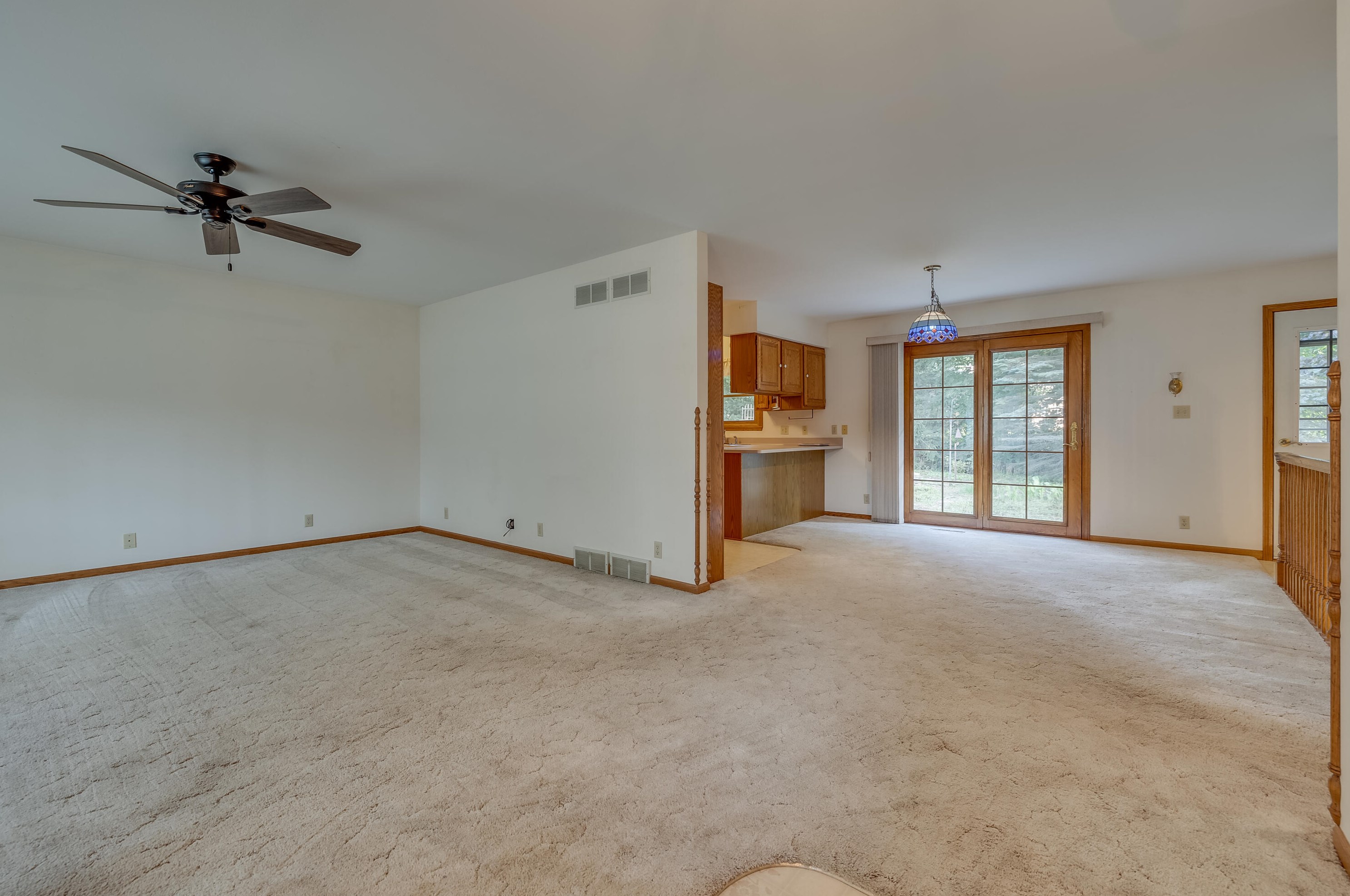 421 Glen View Ct, Slinger, WI 53086-9661